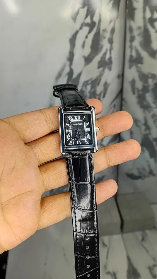Tank Classic Leather Dress Watch for Men (black)